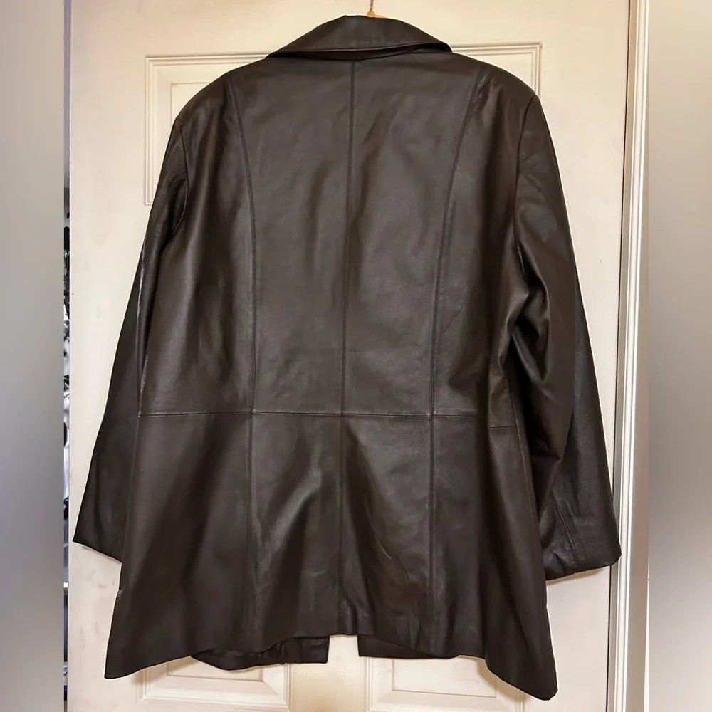 Dialogue Leather Jacket - Picture 4 of 9